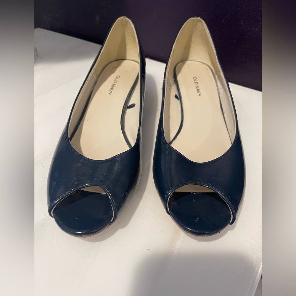 Old Navy navy blue patent, leather peep, toe wedge shoes